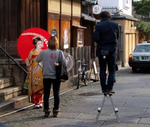 Geisha beim Fotoshooting in Kyoto